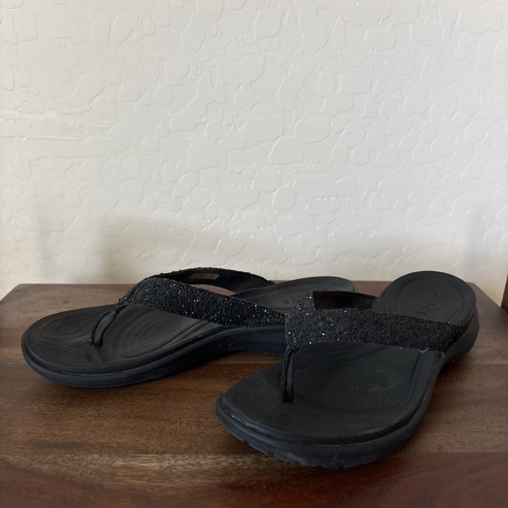 WOMEN'S CROCS SLOANE BLACK/BLACK GLITTER FLIP FLOP PLATFORM BEACH SANDALS 8